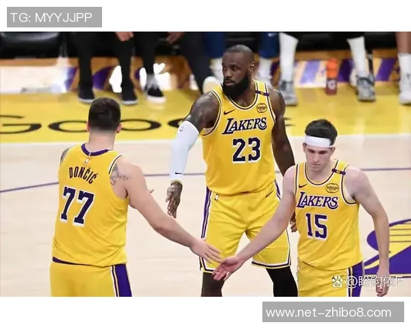 快船湖人马刺激战正酣NBA赛季精彩对决引发球迷热议